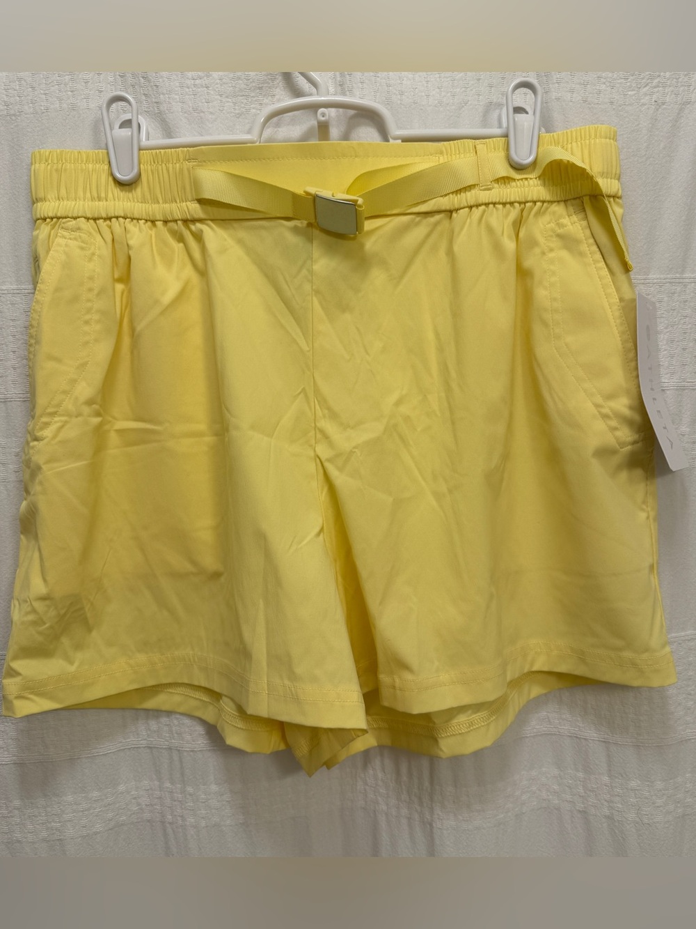 NWT Athleta Highland Utility Short Yellow Womens Med Belted Performance Hiking